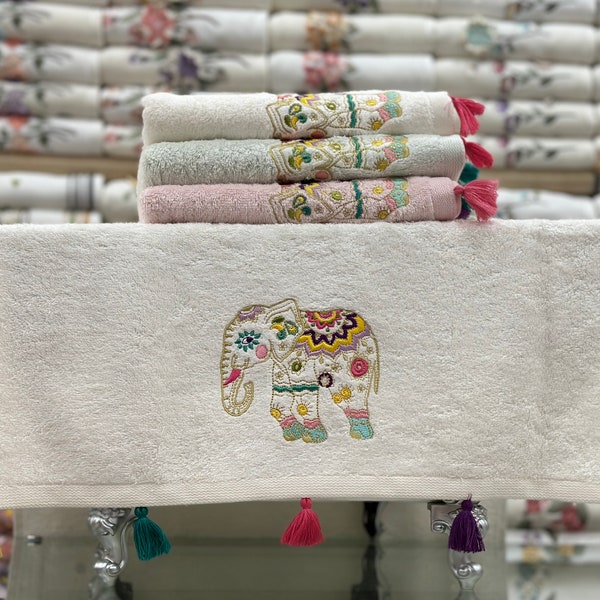 Turkish Bath Towel, Elephant Embroidery, Pink Towel, Organic and Sustainable Bamboo, 50*90 cm, Unique Gift, Home Decor and Dowry.