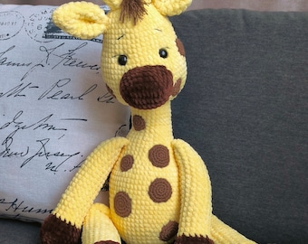 Crochet amigurumi giraffe toy, soft and big.
