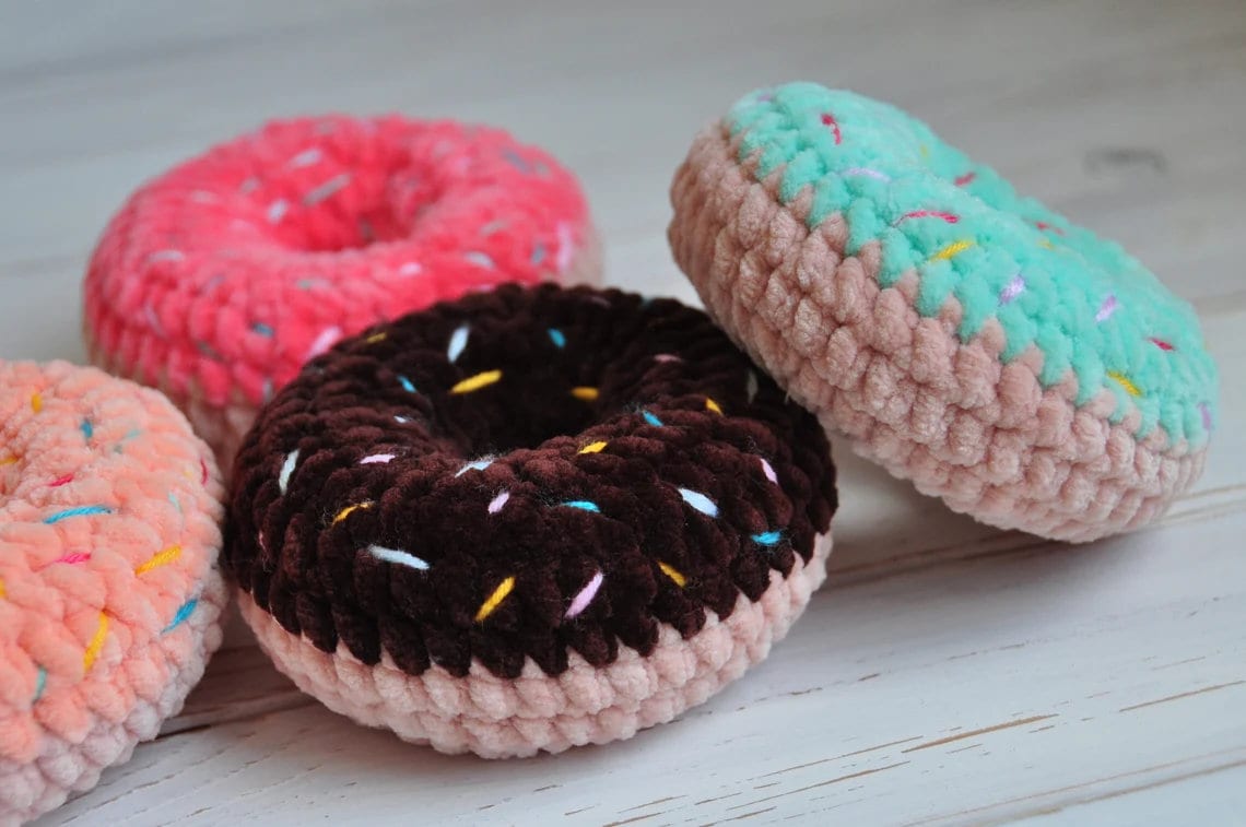35 Donut Crochet Patterns for Sweet Amigurumi, Plushies, and Giftable Treats 17 Crochet Donut Pattern: Amigurumi Keychain