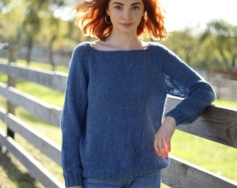 Blauer U-Boot-Ausschnitt, gestrickter Pullover, weicher Merino-Wollpullover, lässiger lockerer Pullover, gemütlich, warm, langsam, Mode, handgefertigt, Komfort, Langarm