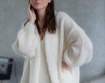 Übergroße flauschige Mohair-Strickjacke, kuscheliger weißer grobstrick Pullover, handgestrickter Luxus-Strickpullover für Damen, benutzerdefinierte Farbe Baby-Alpaka-Strickjacke