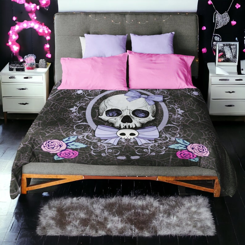 Cute Gothic Bedroom Makeover: Goth Kawaii Comforter Cover, Cute Pastel ...