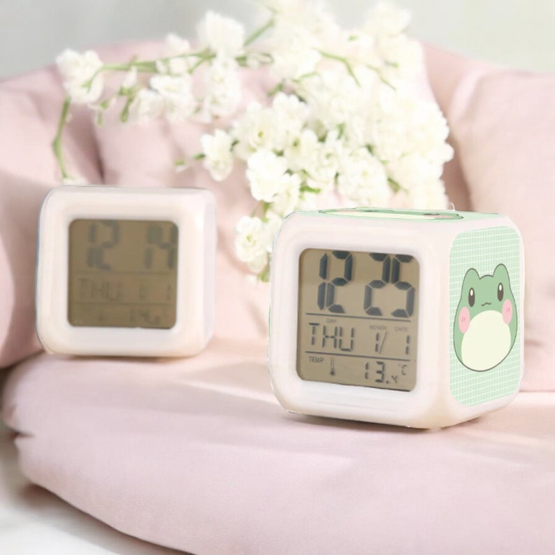 Cute Green Frog Alarm Clock - Frog Decor for Dorm Room & Back to School ...
