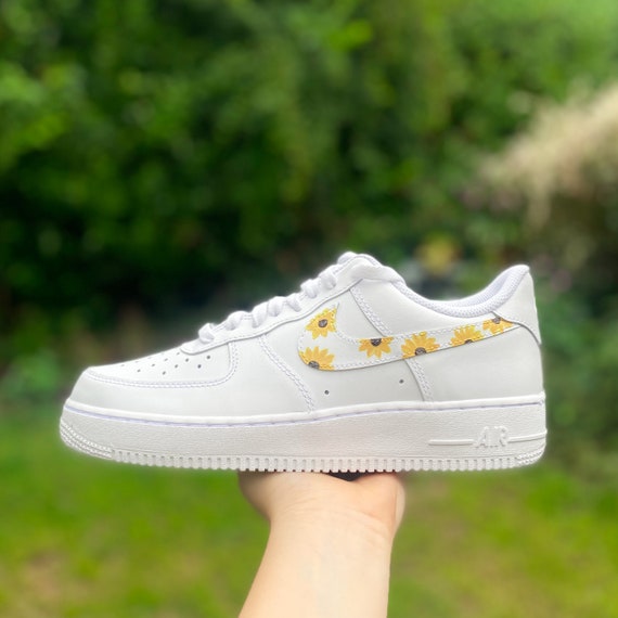 Aangepaste Air Force 1 wit / gele zonnebloem print - Etsy België