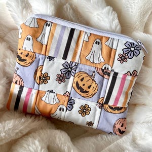 Handmade Halloween Patchwork Zipper Pouch | Ghost & Pumpkin Coin Purse | Quilted Makeup Bag | Cute Spooky Wallet