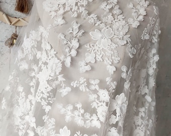 Tessuto in pizzo ricamato con fiori bianchi, tessuto in pizzo di tulle, tessuto con fiori 3D, tessuto prospettico, tessuto per abiti da sposa, tagliato su misura/metro, C60