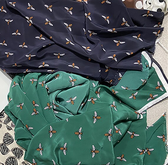 Bees animal design Silk Crepe de Chine fabric, Green/navy pure mulberry silk fabric, Japan's scarves real silk fabric, by yard/meter, B110