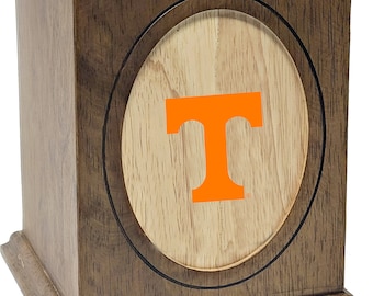 Drewniana urna kremacyjna dla wolontariuszy Uniwersytetu Tennessee