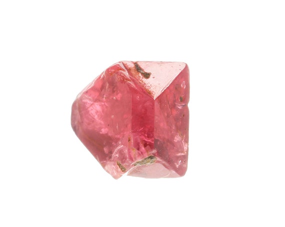 Spinel ("Ruby Spinel") ("floater" twin) / Locality: Mogok Valley, Mogok Township, Pyin-Oo-Lwin District, Mandalay Region, Myanmar (Burma)