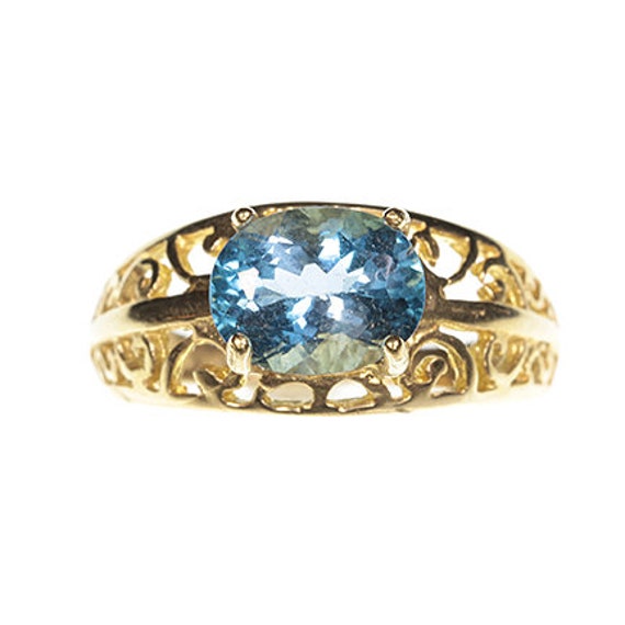 Blue Topaz Ring in 10kt Yellow Gold / Size 6.5