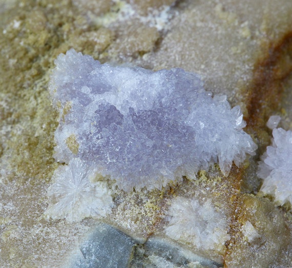 Creedite / Locality - Henderson Mine, west of Empire, Dailey District (Jones Pass District), Clear Creek County, Colorado