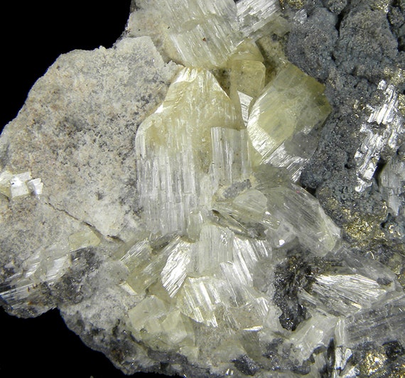 Valentinite / Locality - Colavi Mine, Machacamarca, Saavedra Province, Potosi Department, Bolivia