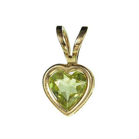 Peridot Pendant in 14kt Yellow Gold