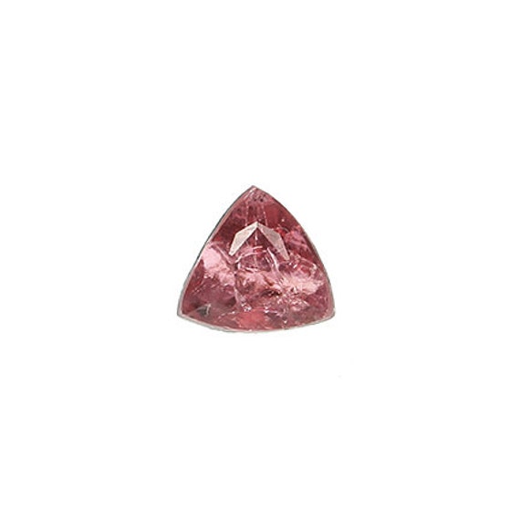 Eudialyte (rare) 0.10 ct / Canada