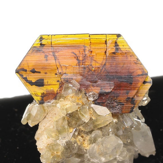 Brookite / (doubly-terminated) / with Quartz / Locality - Kharan District, Balochistan, Pakistan