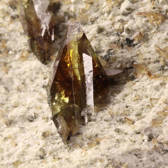 Titanite (superb twinned gemmy bi-colored crystals) - Felbertal, Hohe Tauern, Salzburg, Austria