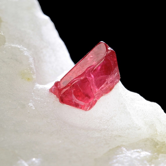 Spinel ("Ruby Spinel") twin on matrix / Locality - Mogok Township, Pyin-Oo-Lwin District, Mandalay Division, Myanmar (Burma)