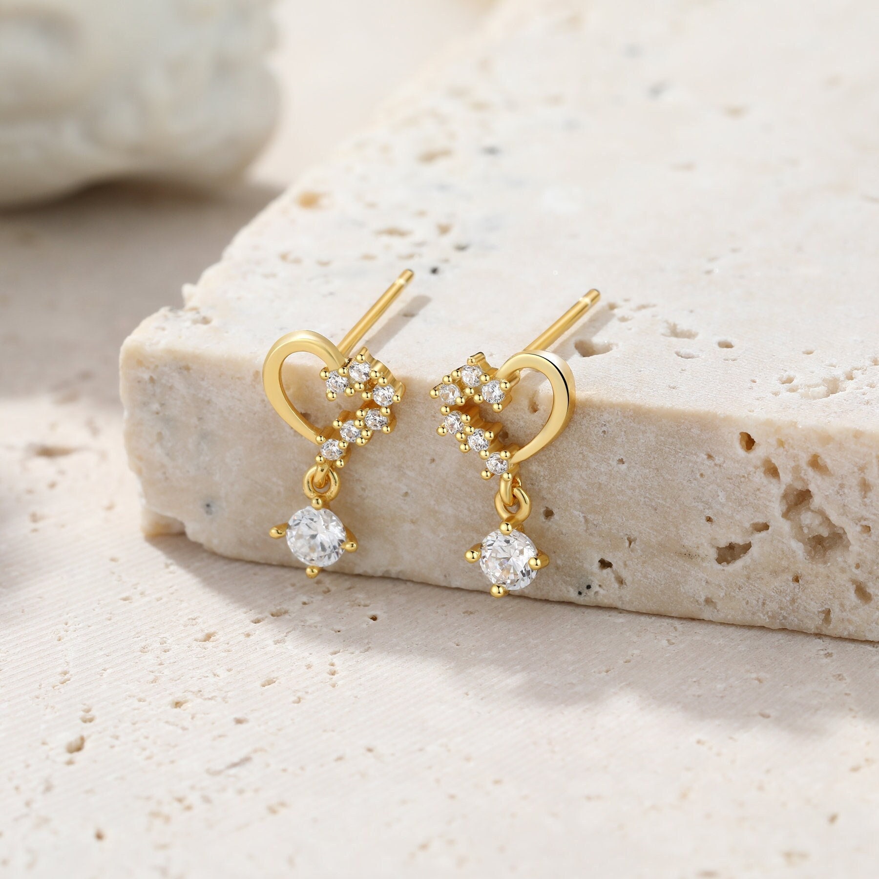 ピアス Mini Melting Heart Earring (Gold) Mini Melting Heart Earring (Gold)