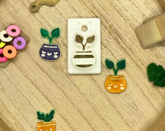 Happy Potted Plant Clay Cutter