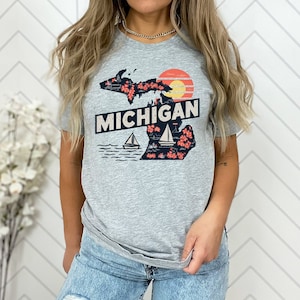 Retro Michigan State T Shirt, Michigan Lover Gift Tshirt, Michigan State Map Tee, Michigan Travel Tee, Home State Sweater, Michigan Souvenir