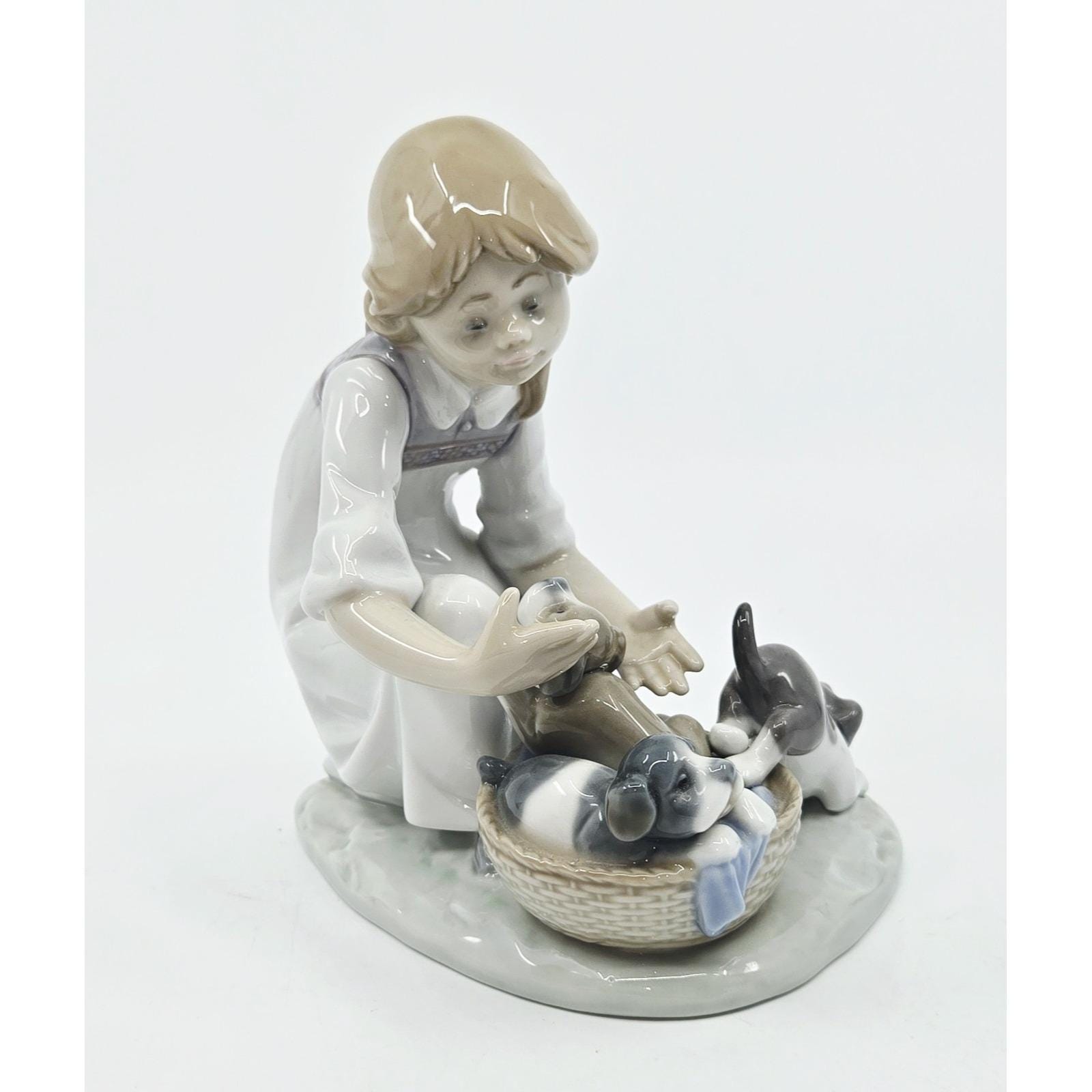 Lladro Joy in A Basket Porcelain Figurine 5595 Girl With Puppies