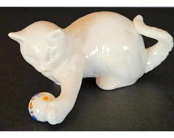 BEAUTIFUL CATS COLLECTION - Lenox July Ruby Birthstone Cat With