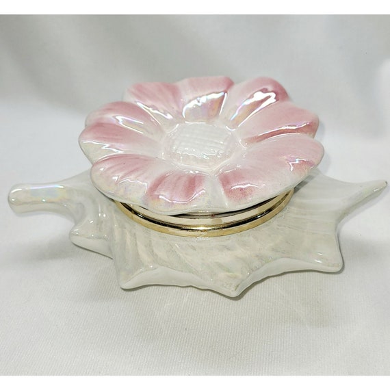 Vintage 1950s daisy trinket box
