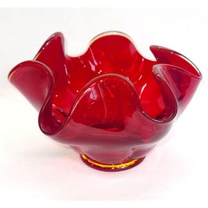 LE Smith Amberina ruffled Bon Bon bowl