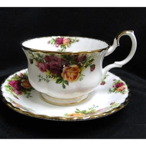 Royal albert old country roses - Etsy 日本 Royal albert old country roses - Etsy 日本