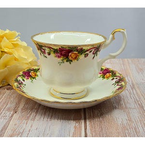 Royal Albert Old Country Roses Teacup set Ruby Celebration Ribbon Collection