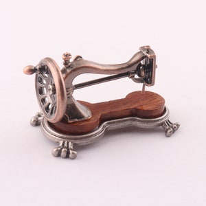 Miniature sewing machine for dolls house,Miniature Sewing Machine,Mini Victorian House Accessories,Dollhouse Sewing Room,dollhouse furniture