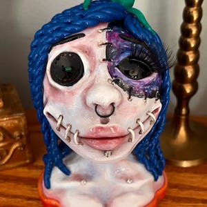 BRAINS Karolina blue青い顔の置物オブジェ Coraline Objects - Etsy