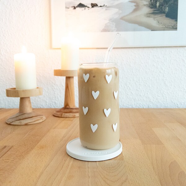 Trinkglas | Herzen | To Go | Glas mit Bambusdeckel und Strohhalm | Iced Coffee Becher