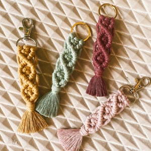 Macrame keychain