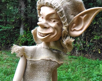 Lutin Korrigan sculpté à la main dans du bois d'aulne.