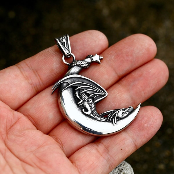 Vintage Viking Sleeping Dragon On The Moon Pendant Necklace For Men Boys Punk Hip Hop Fashion Jewelry Gifts