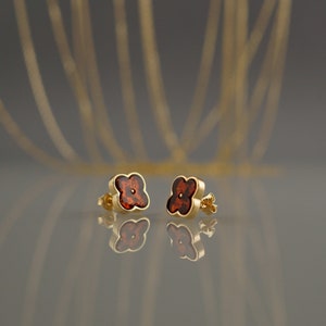 Flower earrings, Amber stud earrings, Goldplated amber earrings,Dainty Baltic amber stud earrings