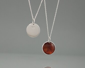 Sierlijke hanger van barnsteen, ketting met muntstuk, barnsteensieraden voor dagelijkse styling, moderne barnsteensieraden