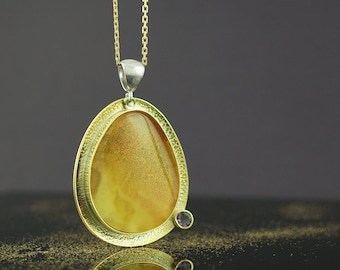 Big Amber Pendant, Genuine Amber Jewelry, Large Amber, Gold Plated Silver Pendant with Amber, Amber and Amethyst