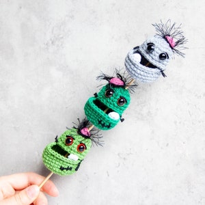 Crochet PATTERN: Zombie Head Sweet Holder/ Amigurumi Halloween Gift/ Candy Stick/ Trick or Treat/ Easy Pattern/ Frankenstein Monster/ Creepy image 2