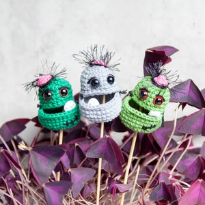 Crochet PATTERN: Zombie Head Sweet Holder/ Amigurumi Halloween Gift/ Candy Stick/ Trick or Treat/ Easy Pattern/ Frankenstein Monster/ Creepy image 5