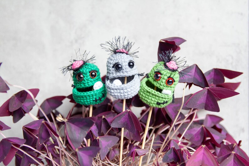 Crochet PATTERN: Zombie Head Sweet Holder/ Amigurumi Halloween Gift/ Candy Stick/ Trick or Treat/ Easy Pattern/ Frankenstein Monster/ Creepy image 5