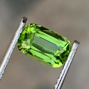 Natural Peridot Gemstone. Top Color Peridot Loose Gemstone From Pakistan - 1.45 carats   7*5*4 mm