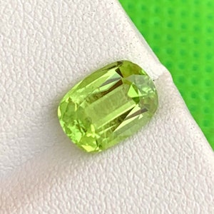 Natural Green Peridot Gemstone, Ring Size Peridot Jewelry Making, Peridot, From Pakistan     2.30 CT     9.2*6.5*4 mm