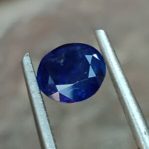 Gorgeous Cylone Sapphire, oval Cut sapphire   0.65ct  5.37*4.5*2.6 mm