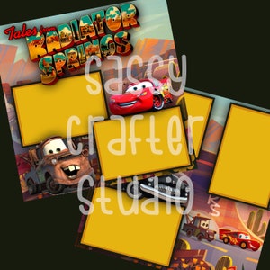 Può includere: Un modello di pagina per album di ritagli digitale intitolato Tales from Radiator Springs con Saetta McQueen e Cricchetto. Il design include diverse cornici rettangolari gialle su uno sfondo di paesaggio desertico con cactus e motivi stradali.