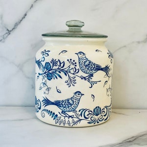 Bluebird chinoiserie cookie jar/canister, kitchen canister, 64ozs, 1/2 gal, H8&quot;xW6&quot;container, dry food storage, candy, nuts, tea, K-cups