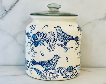 Bluebird chinoiserie cookie jar/canister, kitchen canister, 64ozs, 1/2 gal, H8"xW6"container, dry food storage, candy, nuts, tea, K-cups