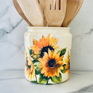 Extra large, 1 gallon sunflower kitchen utensil holder, utensil caddy, utensil crock, French country farmhouse, 128 ounces, 9&quot;H x 7&quot;W,