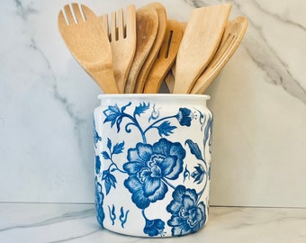 Blue & White chinoiserie kitchen utensil holder, utensil caddy, utensil crock, floral French farmhouse, 1/2 gallon, 64 ounces, 7"H x 6"W,